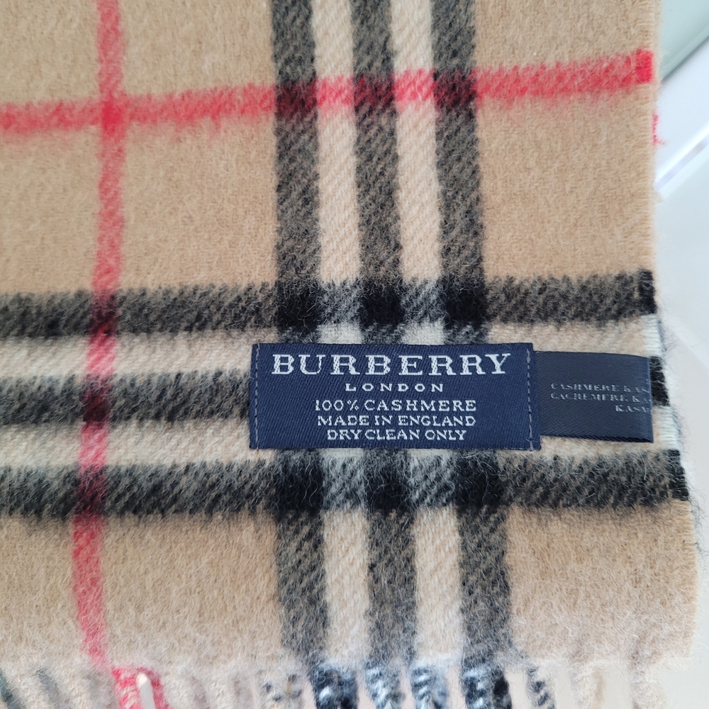 AUTHENTIC VINTAGE CLASSIC BURBERRY 100% PURE CASHMERE MEN'S SCARF MADE IN ITALY. - Picture 3 of 6